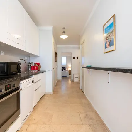 Garden Level Croisette Sea View With Garage Апартаменты Канны