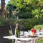Apartment Garden Level Croisette Sea View With Garage *